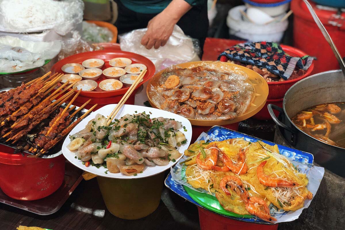 Dong Ba Market hue vietnam - street foods in hue vietnam